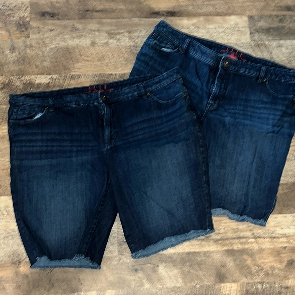 Elle Bermuda Dark Denim Shorts Size 20